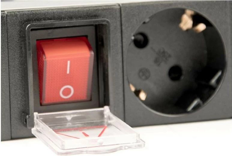 Kasë prizash Gembird EG-PDU-014, 8 Schuko, 1U, 3m, e zezë