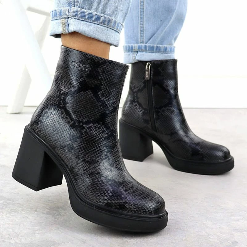 Çizme lëkure femra Goe SS2N4152, të zeza