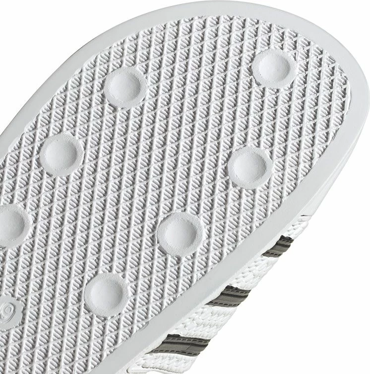 Papuqe për meshkuj adidas, të bardha