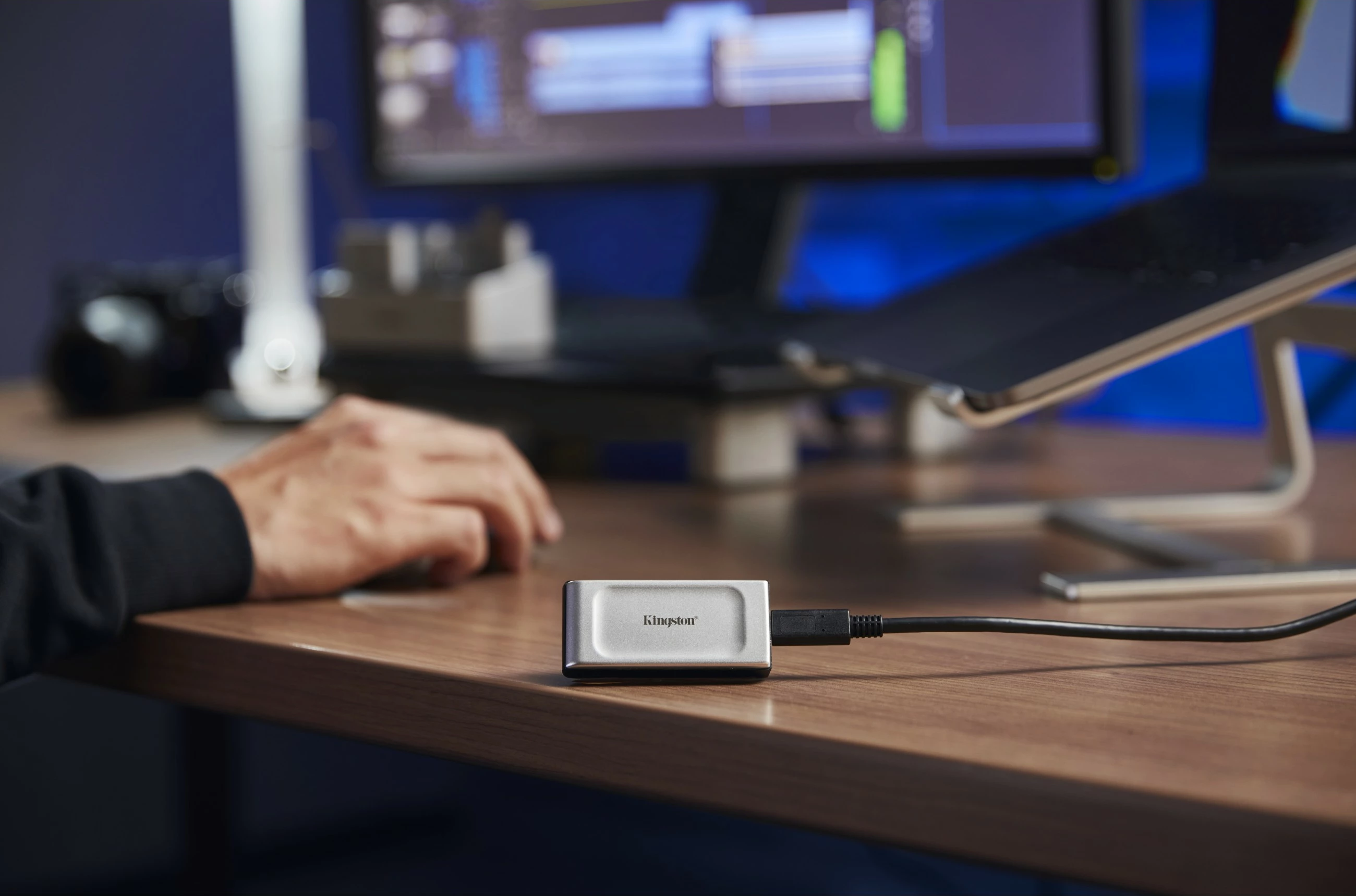 SSD portabël Kingston XS2000, 1 TB, USB Type-C, i zi, argjendtë