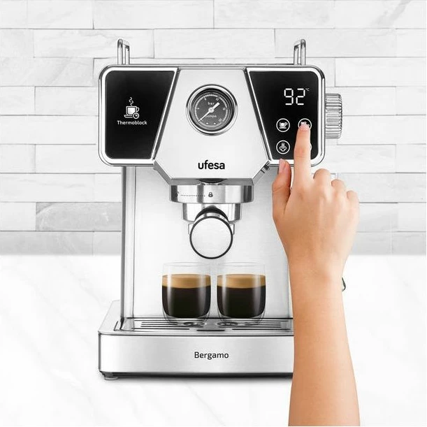 Aparat espresso UFESA Bergamo 20 bar, Thermoblock, manometër, frother qumështi, touch control, për kafe të bluar, argjend