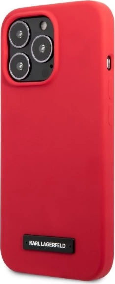 Mbështjellës Karl Lagerfeld Silicone Plaque për iPhone 13/13 Pro, 6.1", e kuqe
