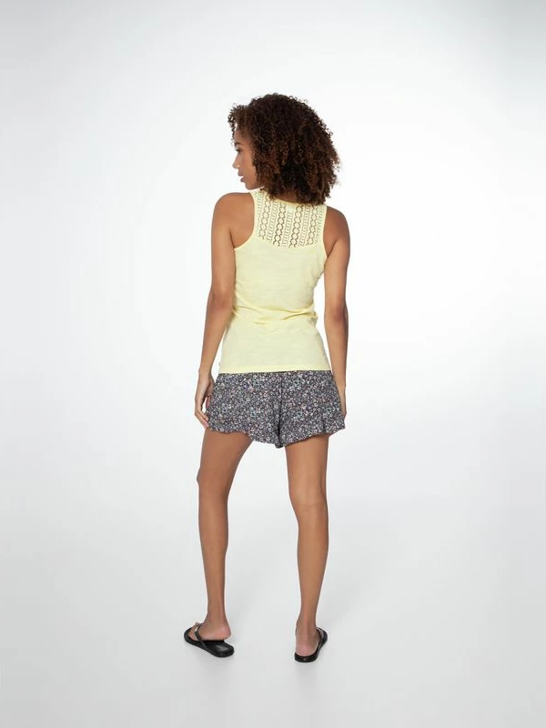 Maicë për femra Protest