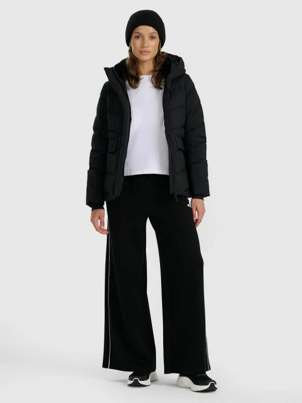 Jakne per femra 4F, e zeze