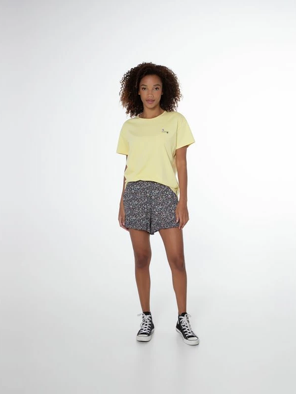 Maicë për femra Protest