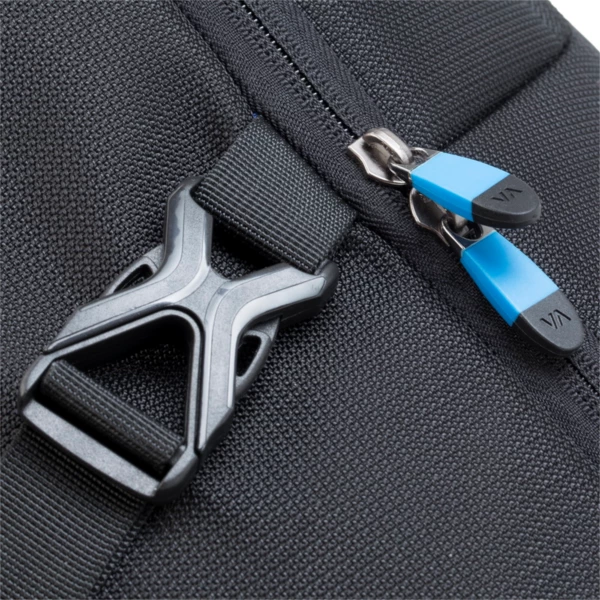 çantë shpine për laptop gaming RIVACASE 7860 17.3\" 30L me portë USB, e zezë