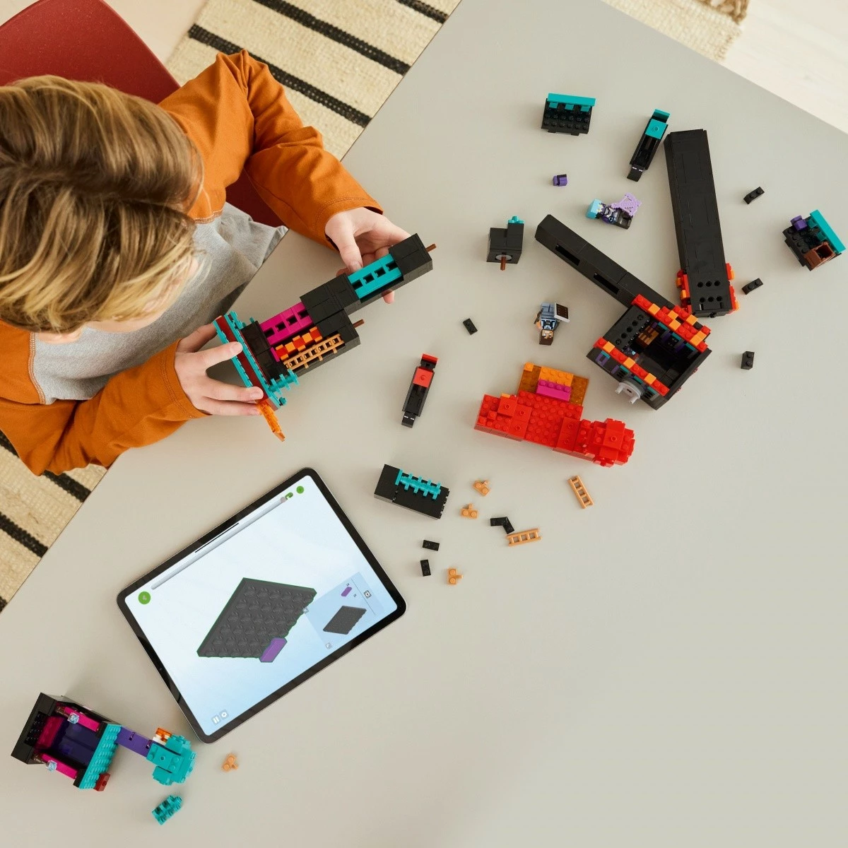 Set ndërtimi LEGO Minecraft Enderman Tower 21279, 867 pjesë, shumëngjyrësh