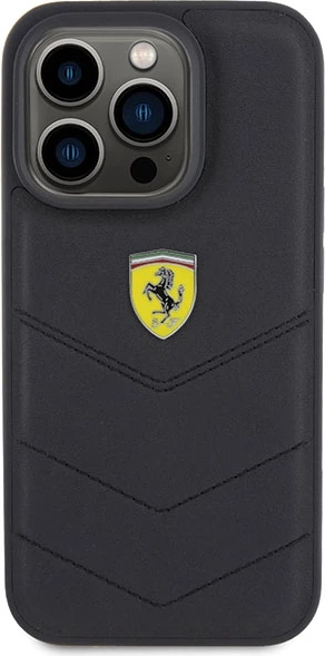 Mbështjellës Ferrari Quilted Metal Logo për iPhone 15 Pro, i zi