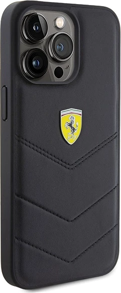 Mbështjellës Ferrari Quilted Metal Logo për iPhone 15 Pro Max, e zezë
