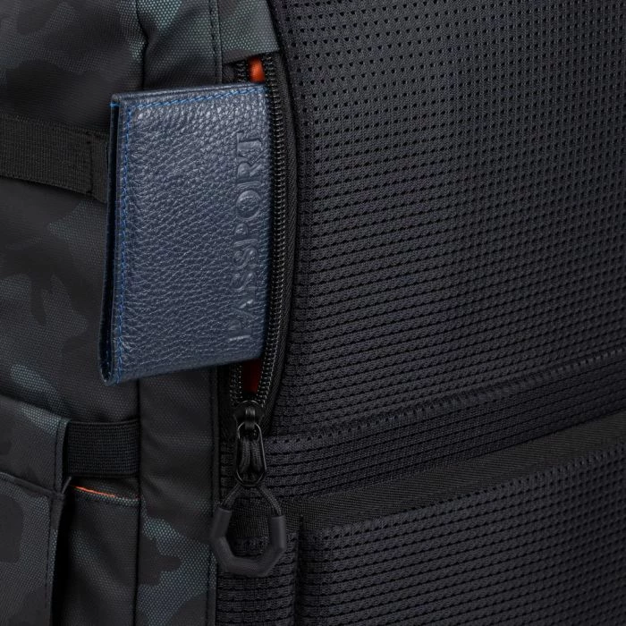 Çantë shpine për laptop RIVACASE 7661, 32L, për 17.3\", Navy Camo