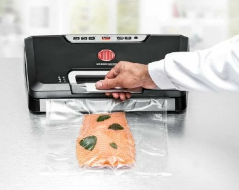 Aparat vakumimi ushqimi, Rommelsbacher VAC 485, 97% nxjerrje ajri, vulosje dyshe, ndarje rrotulle me prerëse, e zezë/argjendtë