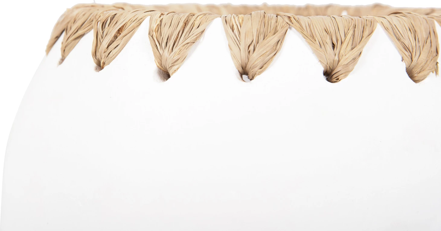 Vazo dekorative FH4377 terrakote, ngjyrë e bardhë me thurje kashte në buzë Φ21Χ32Hcm