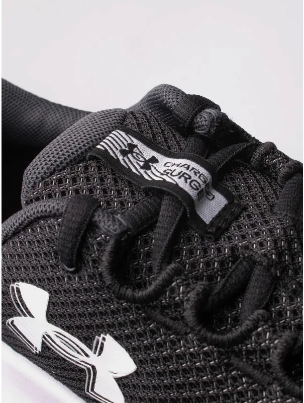 Atlete për femra Under Armour, të zeza