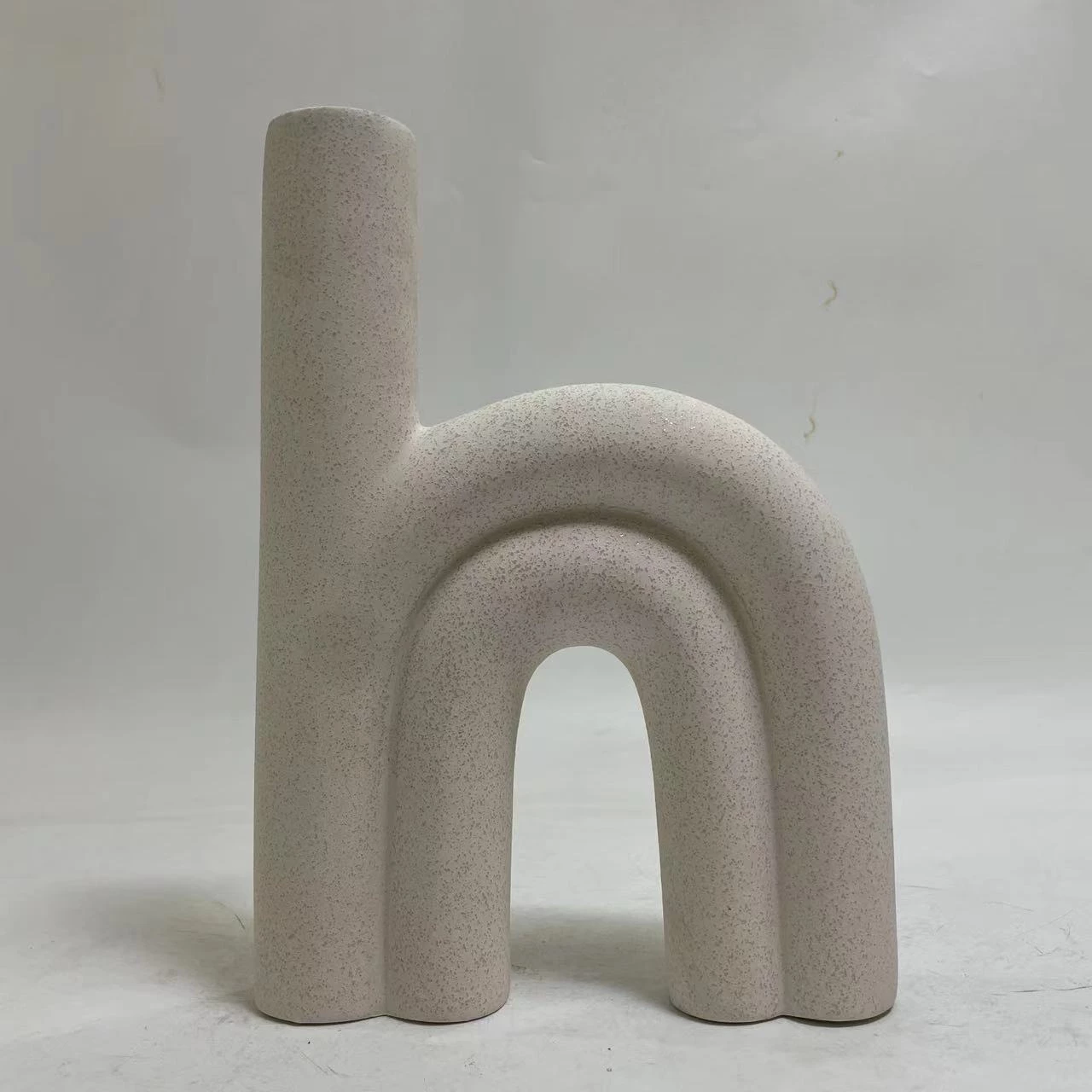 Dekor tavoline qeramike ARCON FH4638.01 ngjyrë e bardhë me kristalizim 25x6x35Hcm