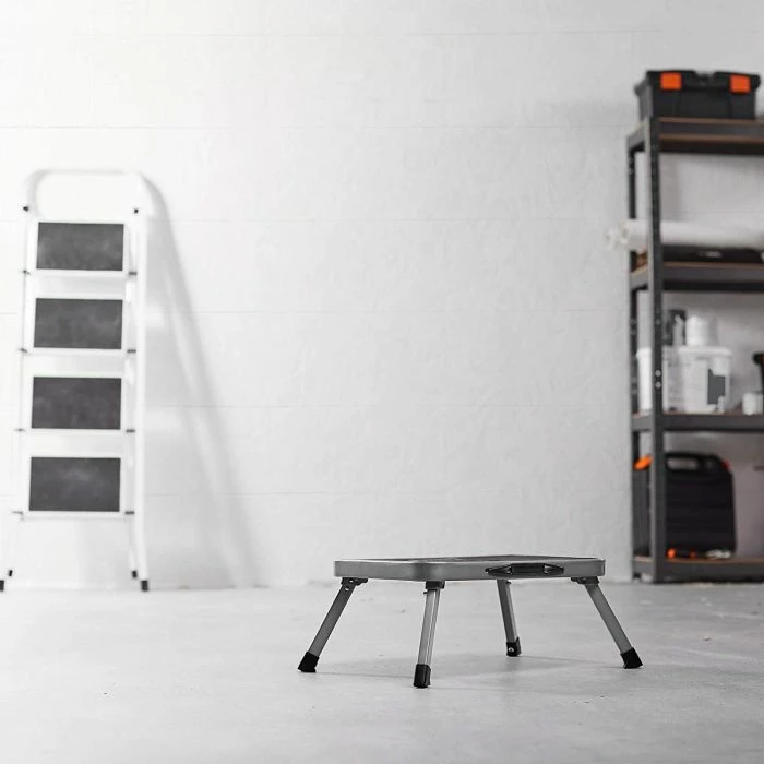 stol shkalle i palosshëm VONHAUS 3500099, çelik, platformë 37×26 cm, 46×32×17 cm, gri/zezë