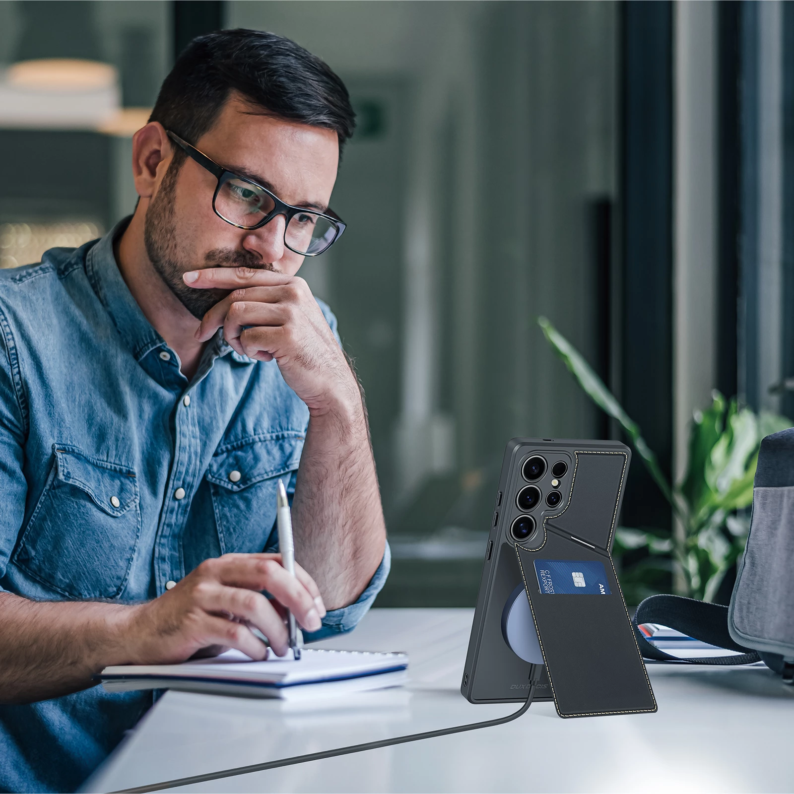 Mbështjellës Dux Ducis Rafi II për Samsung Galaxy S25 Ultra, me stand dhe xhepa për kartela, i zi