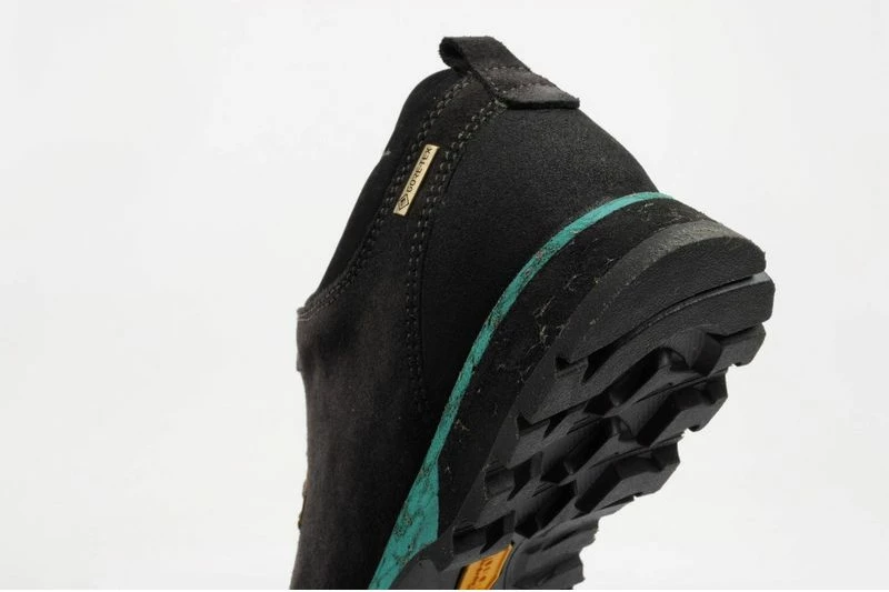 Atlete trekking për femra Aku, të zeza