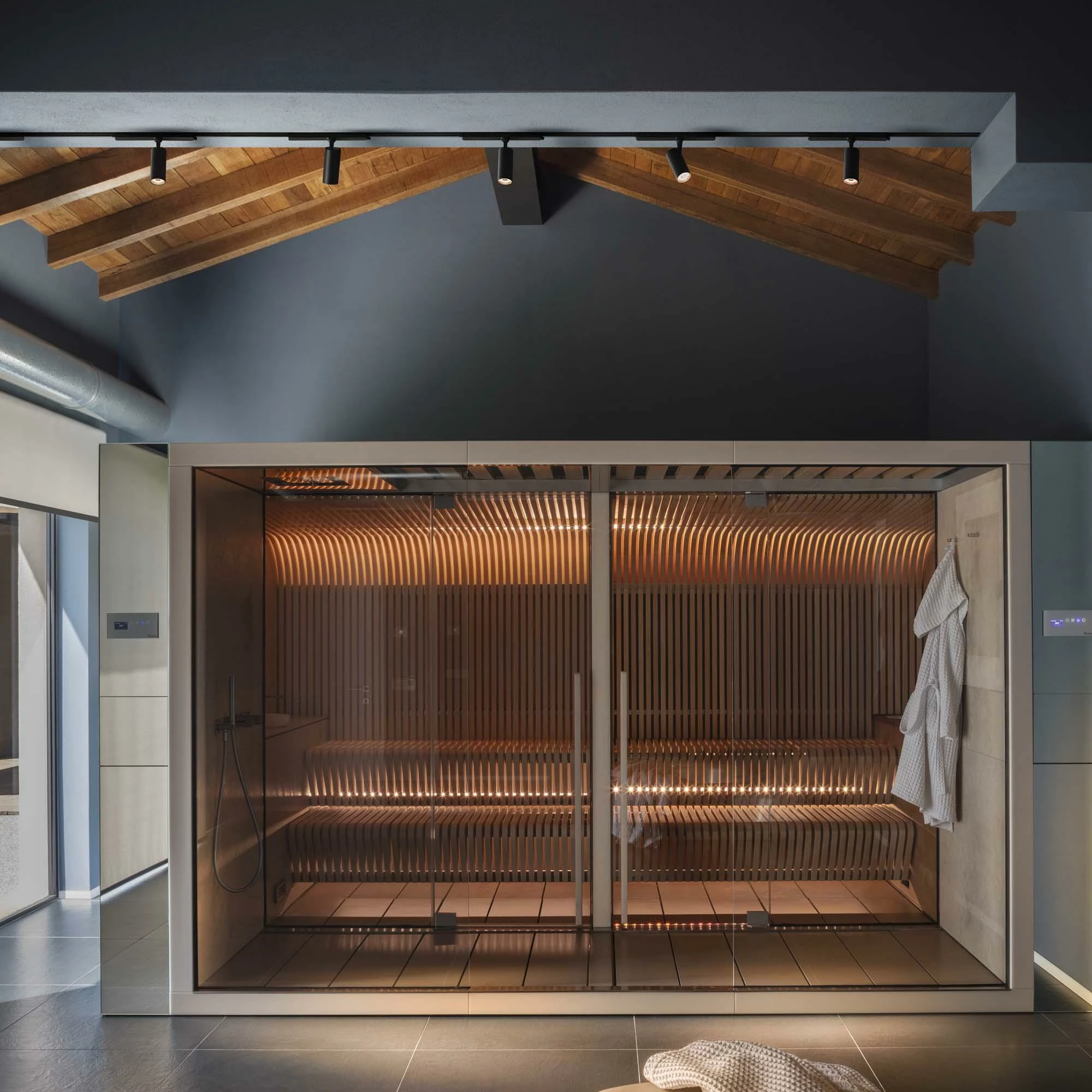 Spote dhe shina ndriçimi Fox tr 3-phase 15w cri80 3000k on-off