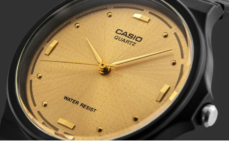 Orë dore për femra Casio, e zezë