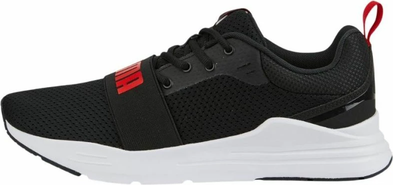 Atlete Puma Wired Run për të dyja gjinitë, të zeza