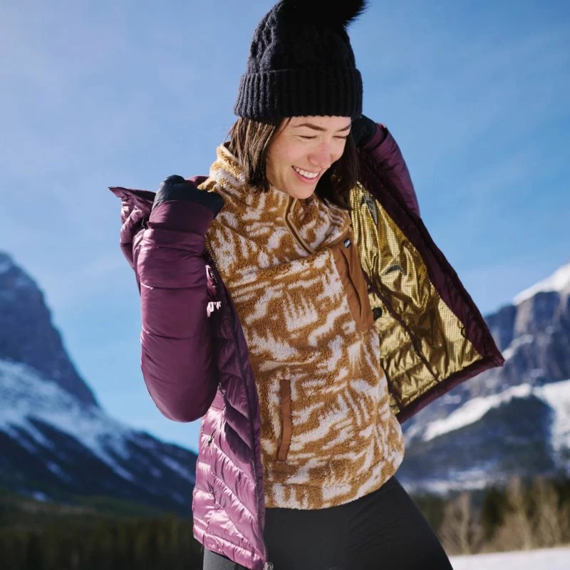 Kapelë për femra Columbia, e zezë