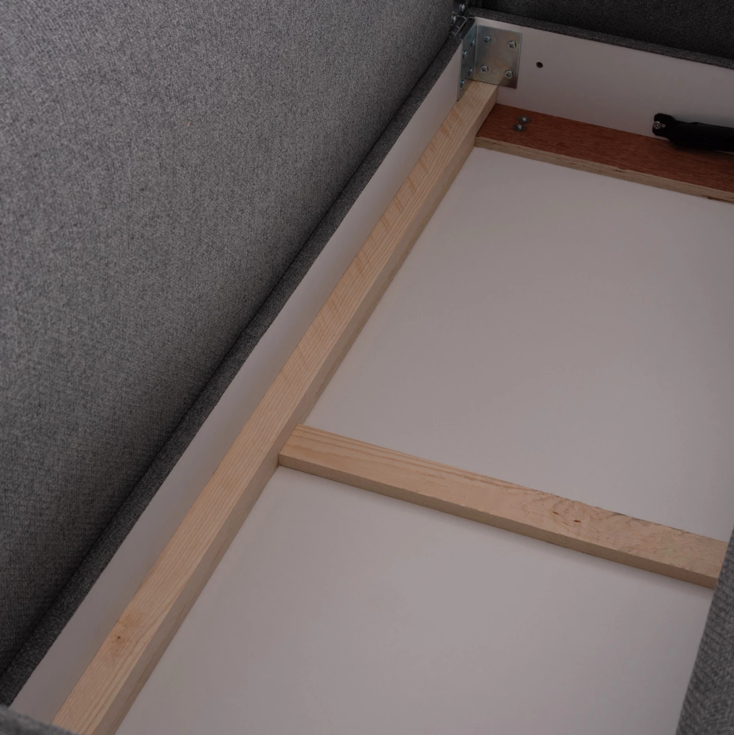 Kënd-sofë krevate me hapësirë për depo, Saffira FH3303.01R, material gri, 270x195x100cm