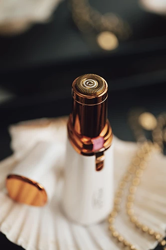 Makinë rroje trimmer për fytyrë, Adler, AD 2939, kokë me sitë, dritë LED, 1xAA, perlë-ari