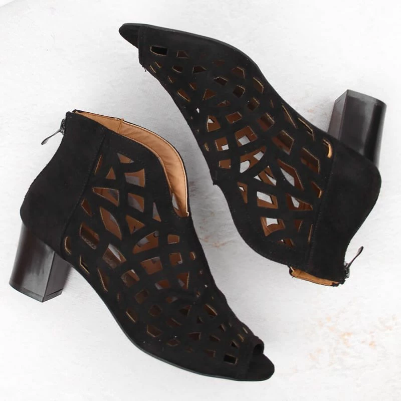 Çizme për femra M.Daszyński, të zeza