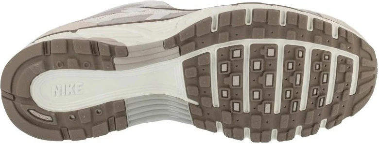 Atlete Nike, të bardha