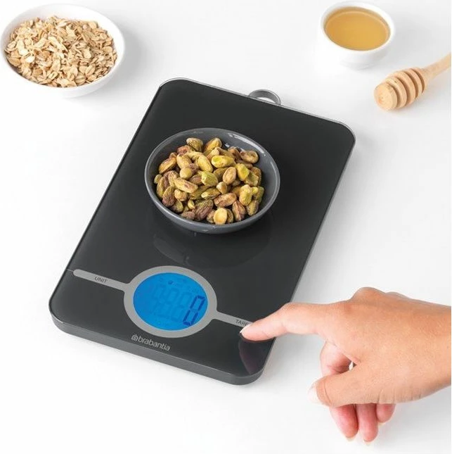 Peshore kuzhine Brabantia 122644 1 g-5 kg, e zezë