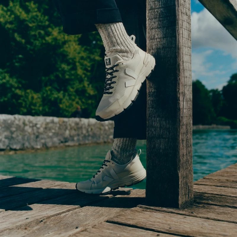 Atlete për femra Veja, të bardha