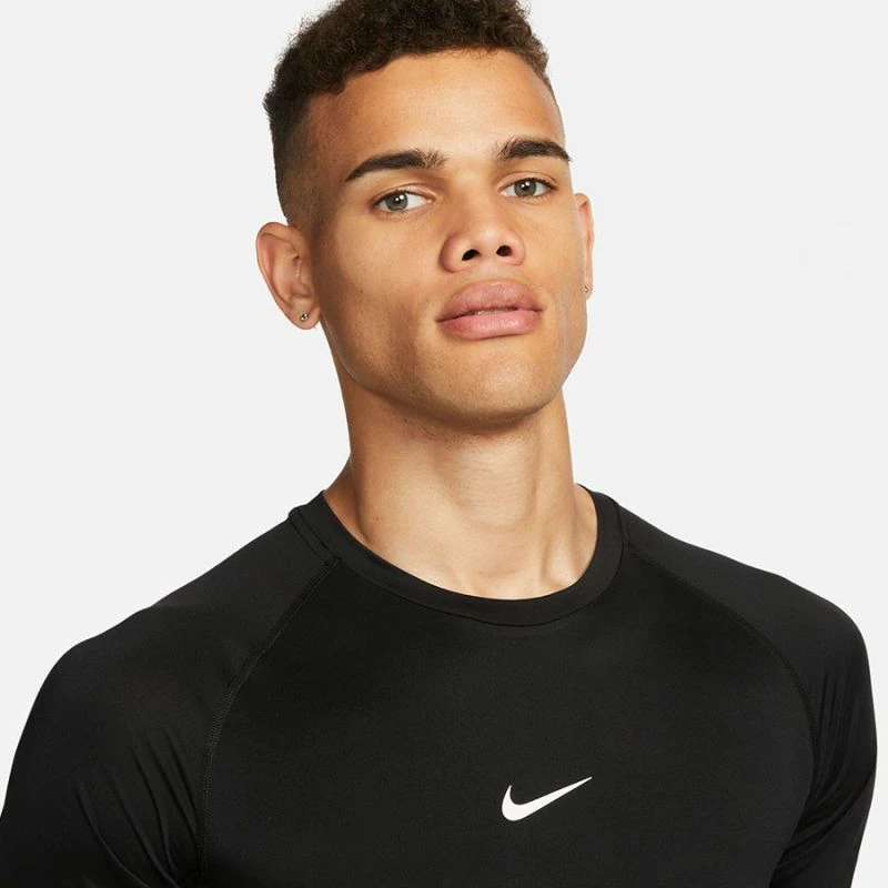 Maicë e gjatë për meshkuj Nike, e zezë