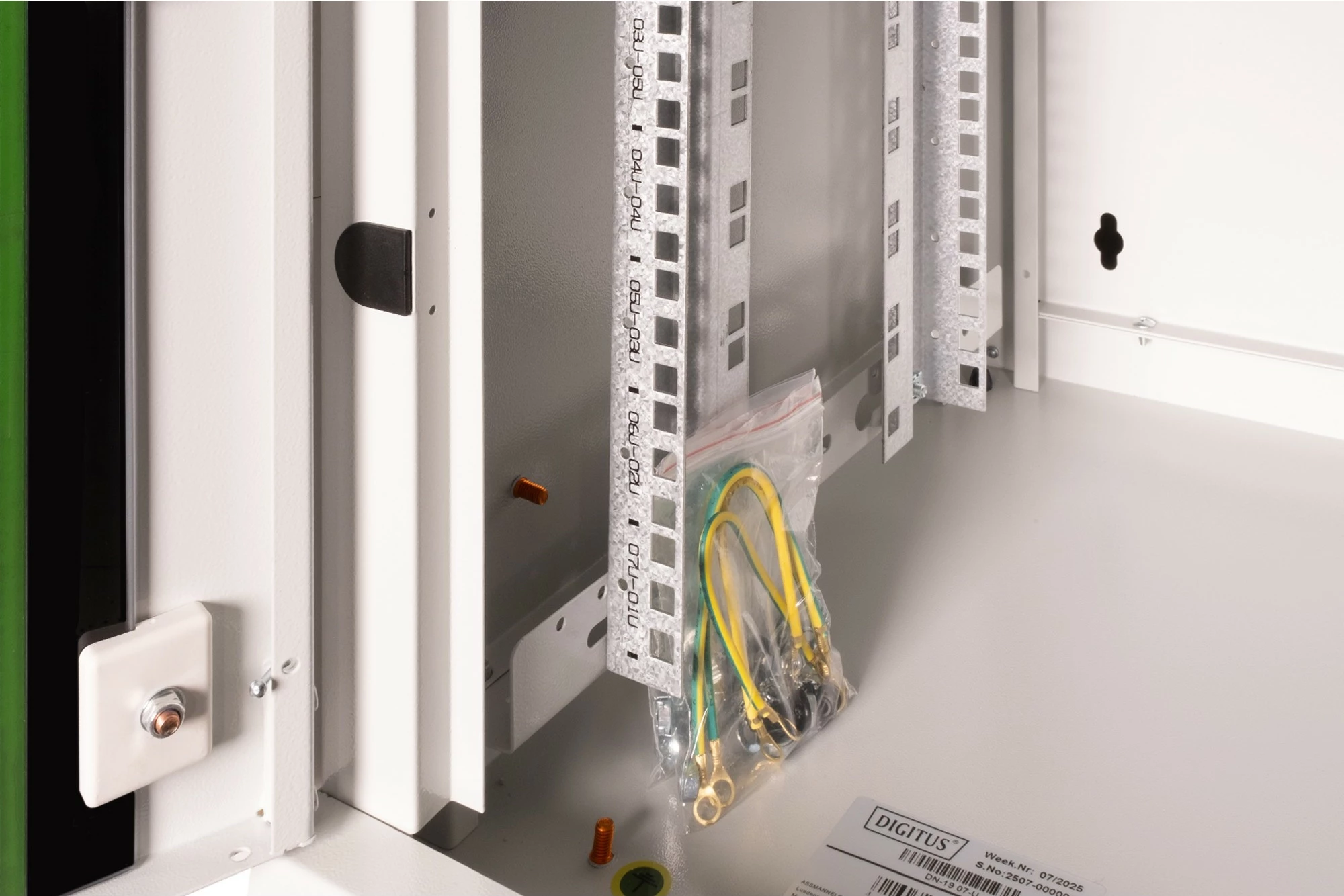 Kasë muri Digitus Unique 7U 420x600x450mm, xham, gri