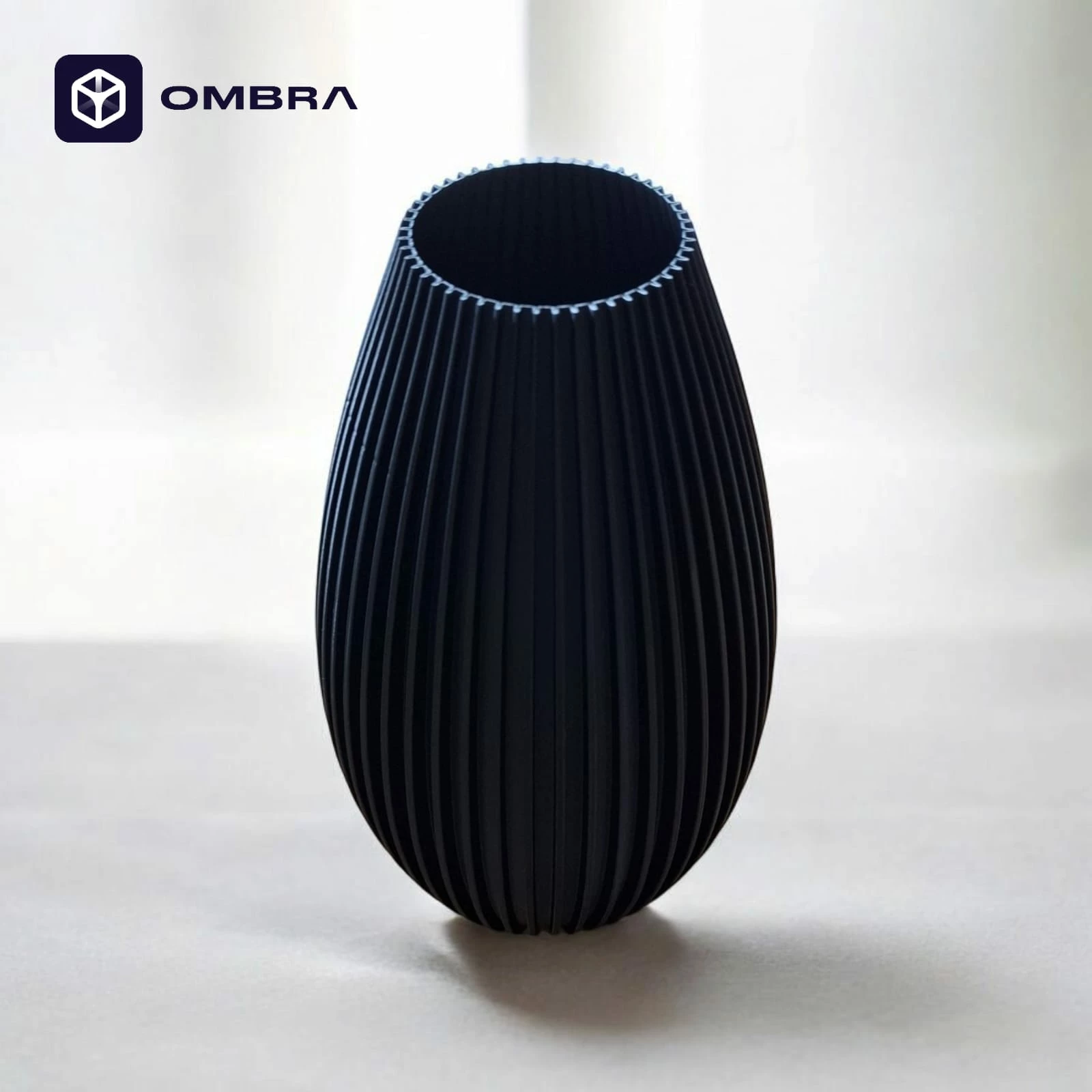 Vazo dekorative Modern Vase Ribbed, e kaltër