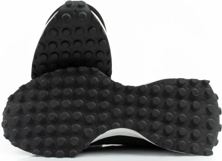 Atlete femra Lee Cooper, të zeza