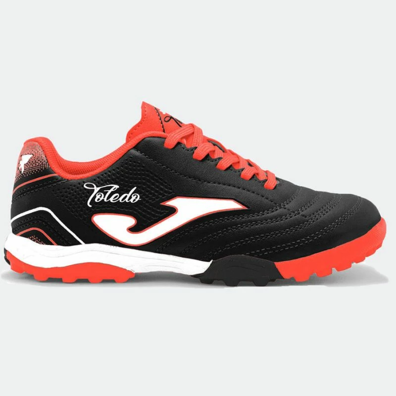 Atlete futbolli për fëmijë Joma, të zeza