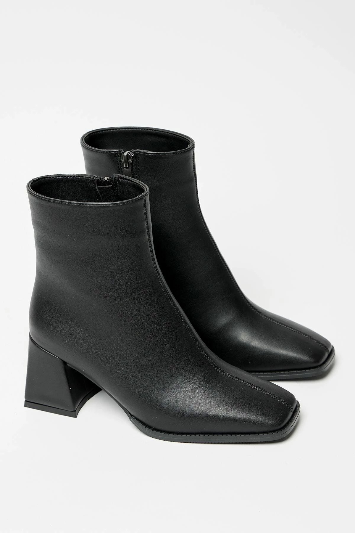 Çizme për gra, ngjyrë e zezë, Jumeon, MK1345025KR20-004