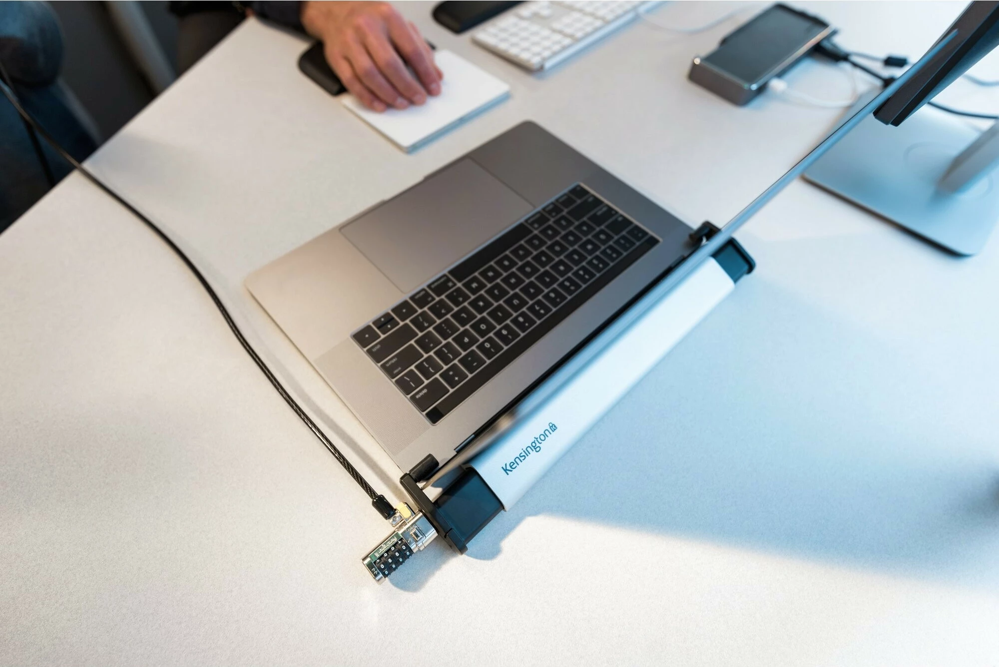 Stacion sigurie për laptop Kensington Laptop Locking Station 2.0, alumini, silver