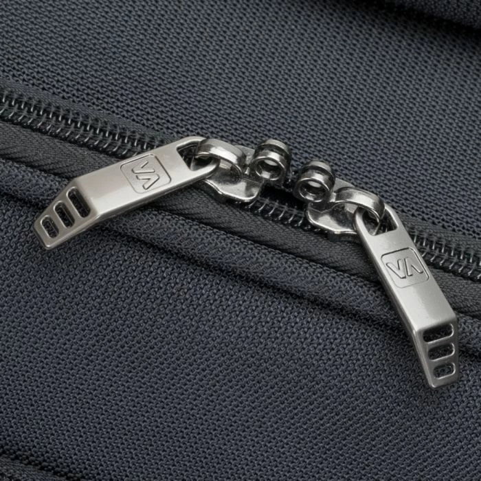 Çantë trolley udhëtimi RIVACASE 8481, 20\", për laptop 15.6\", 25 L, ECO RPET, e zezë