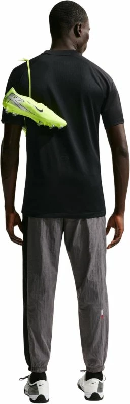 Maicë për meshkuj Nike, e zezë