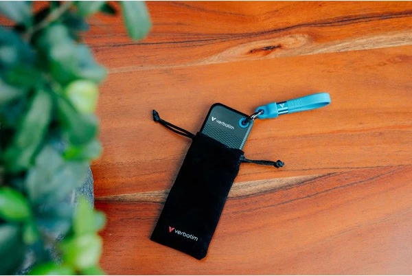 SSD i jashtëm Verbatim Pocket 32191 1TB USB 3.2 Gen 2 deri 1000MB/s USB-C zi/kaltër me aksesorë