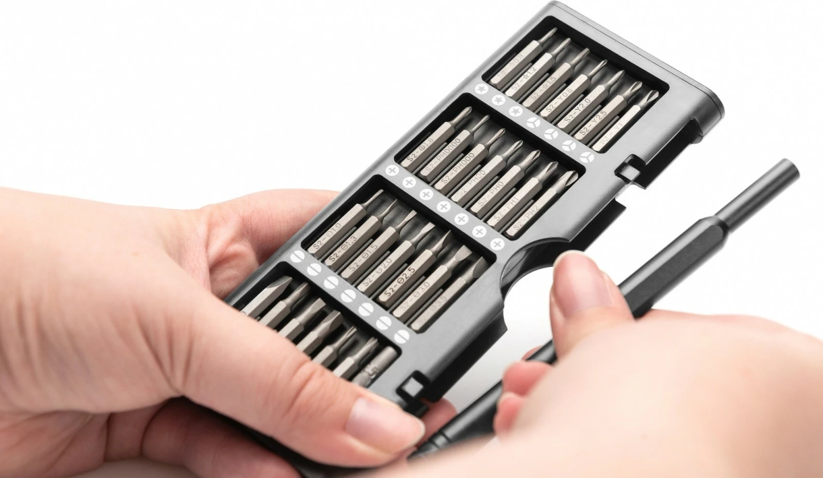 Set vidash Digitus DA-70360, 57 pjesë, kuti alumini