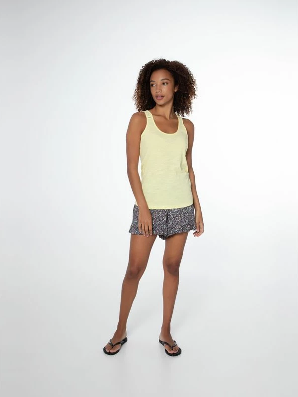 Maicë për femra Protest