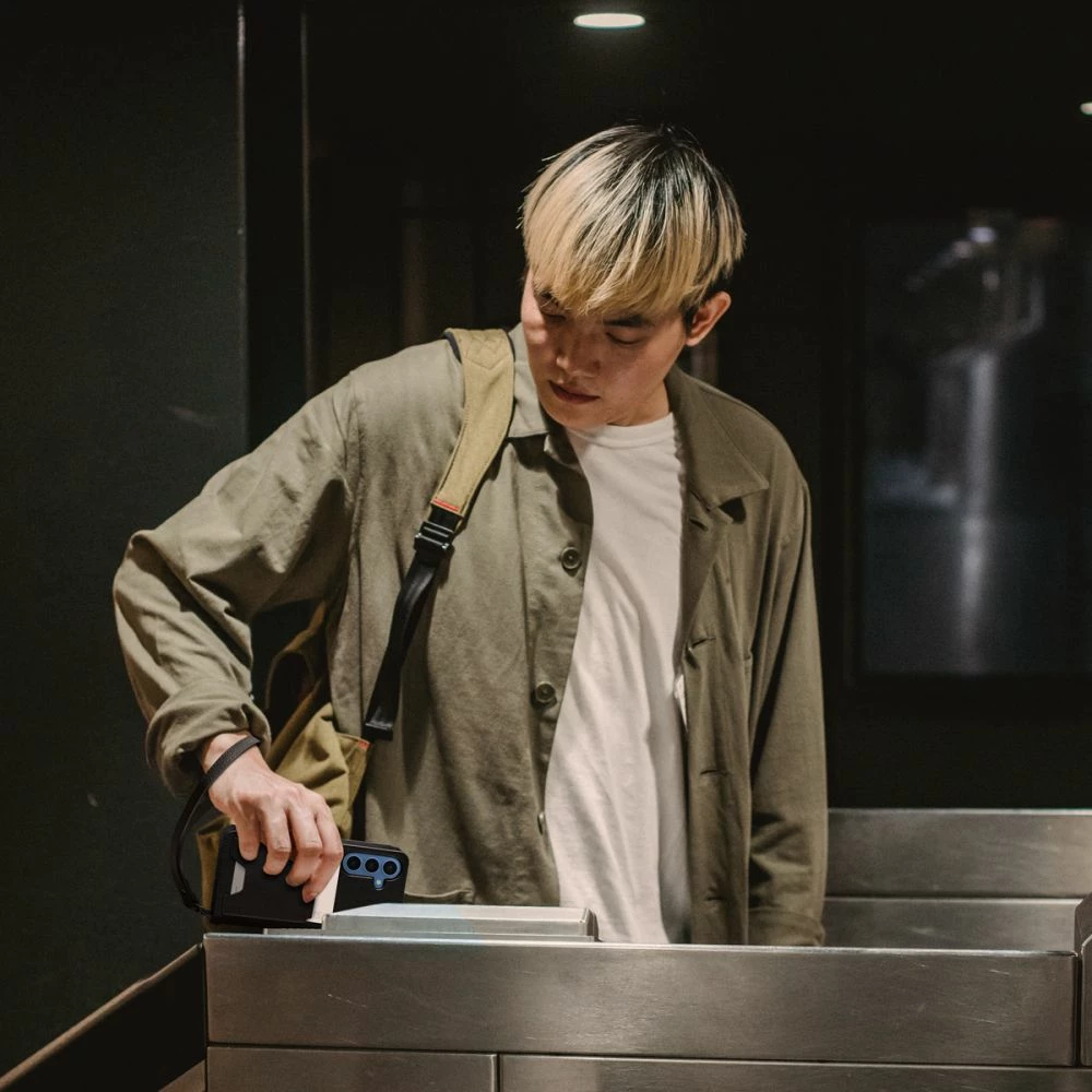 Mbështjellës Spigen Wallet S për Samsung Galaxy S25+, e zezë