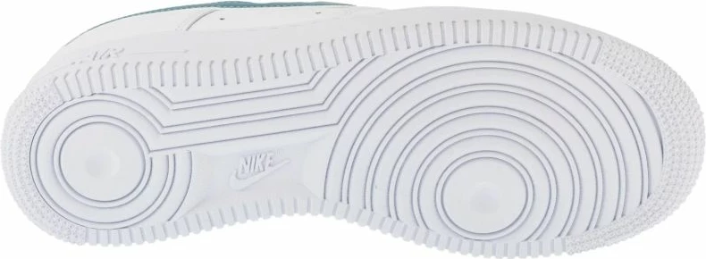 Atlete Nike për meshkuj, të bardha