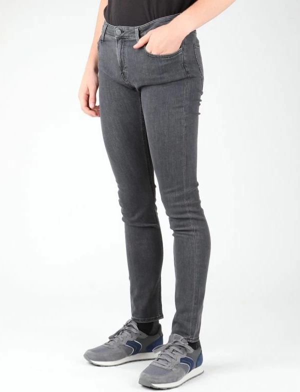 Xhinse për meshkuj Lee