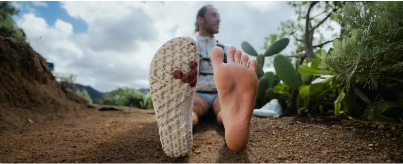 Këpucë për meshkuj Vivobarefoot, obsidian/white