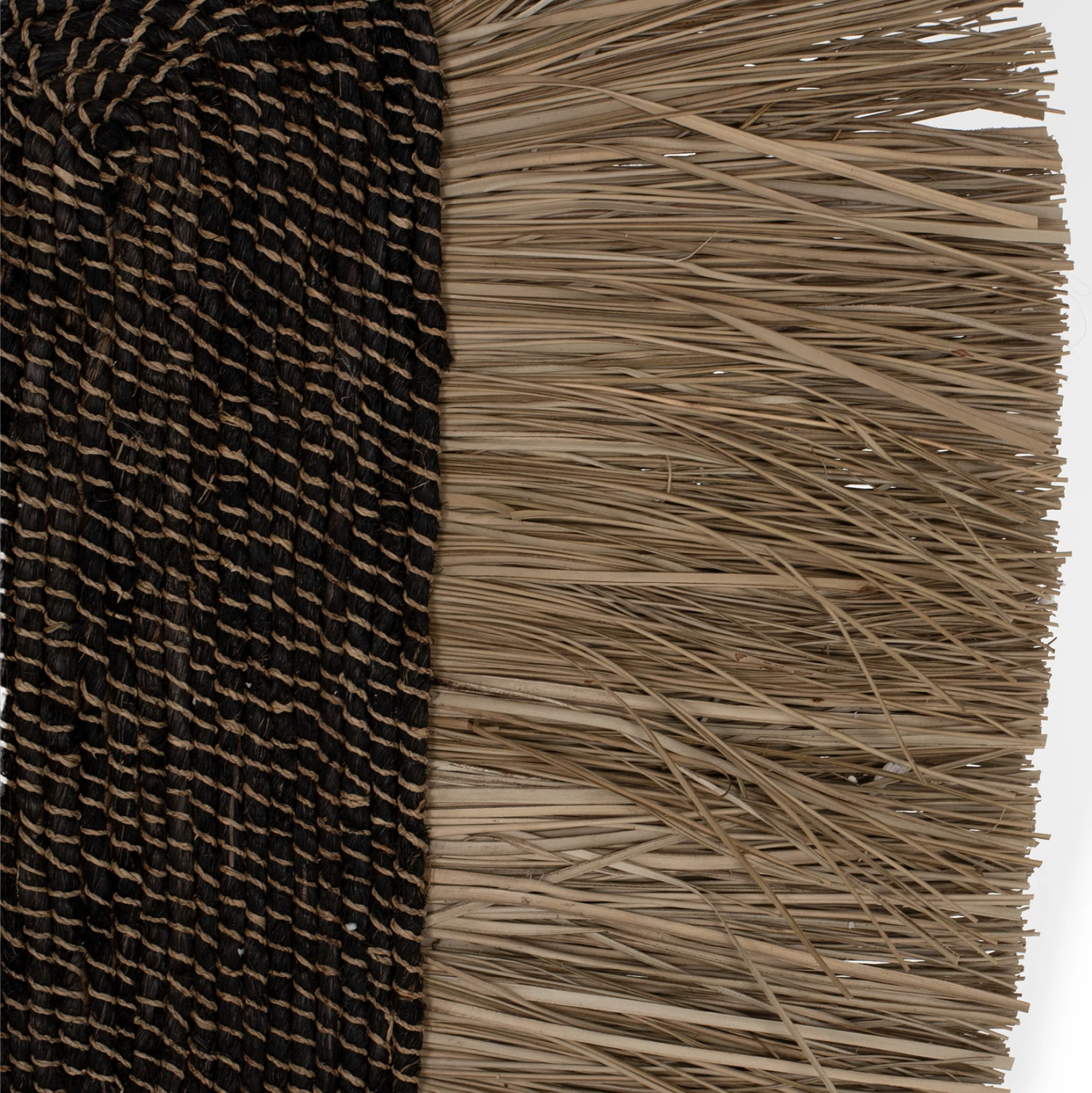 Dekor muri oval prej bari dhe fibrash abaka, ngjyrë natyrale e zezë, 50x5x75H cm, FH7794