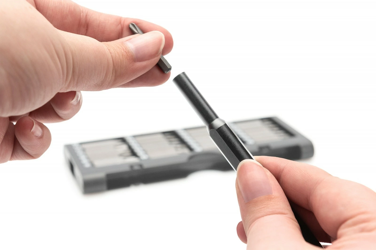 Set vidash Digitus DA-70360, 57 pjesë, kuti alumini