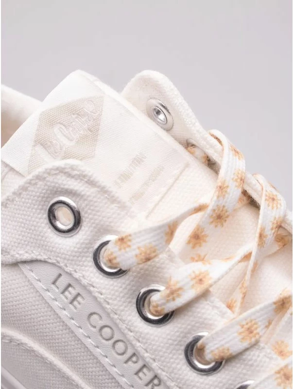 Atlete për femra Lee Cooper, të bardha